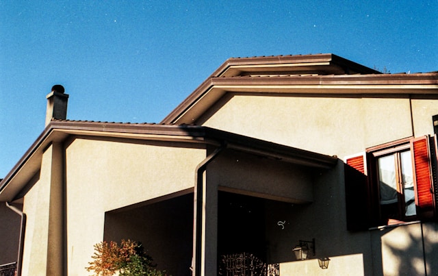 Seamless gutter installation process